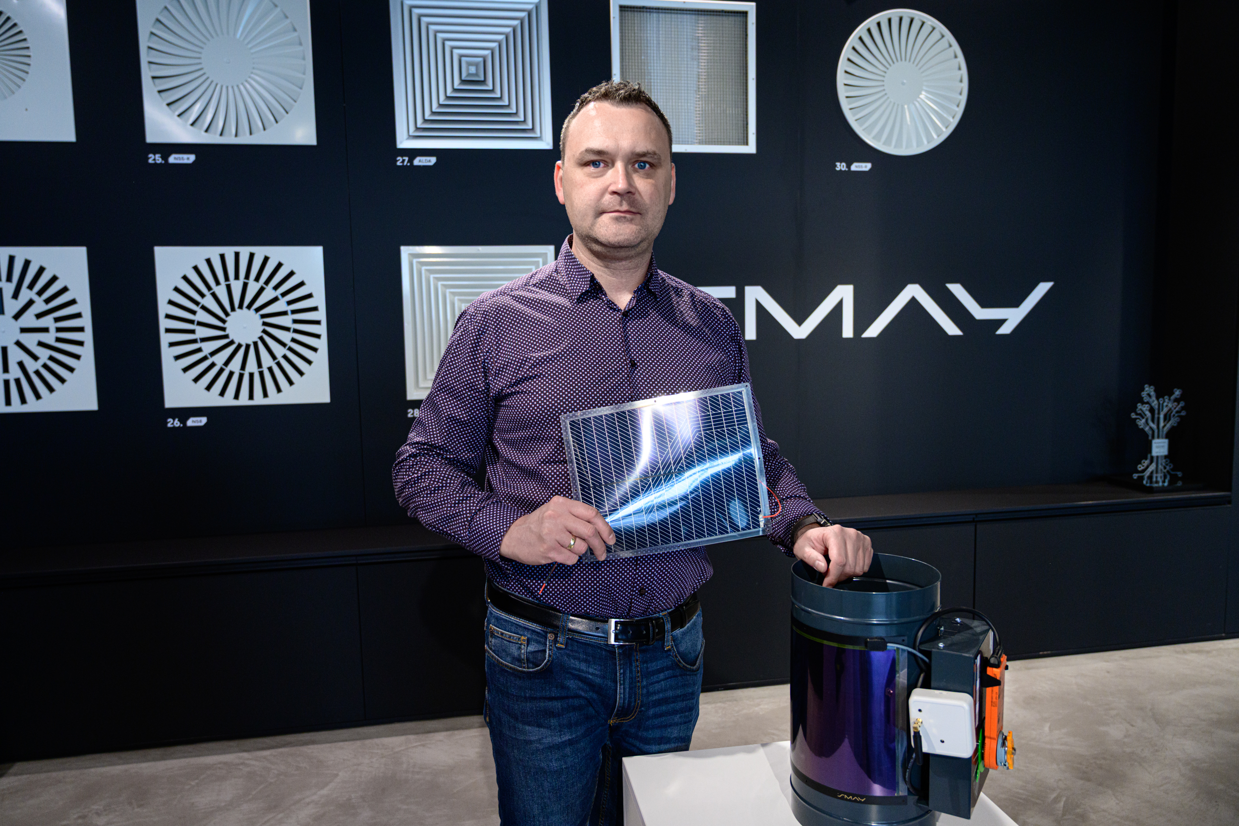 Patent EP4695563 dla regulatora przepływu powietrza RCP-R-PV zasilanego ogniwami perowskitowymi